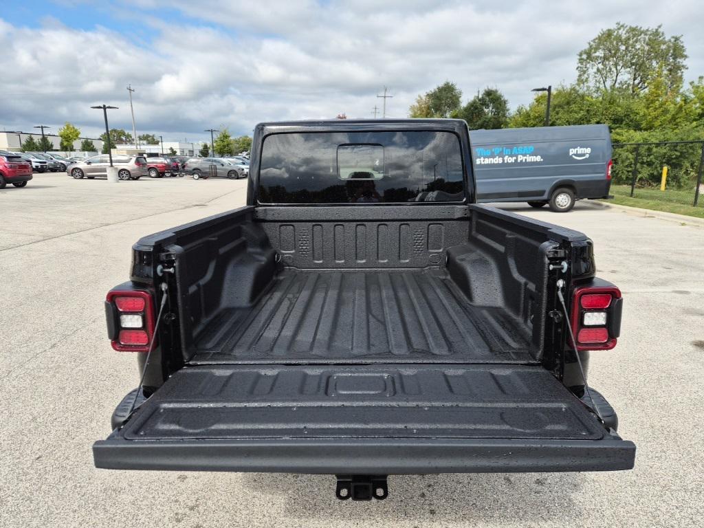 new 2025 Jeep Gladiator car, priced at $47,699