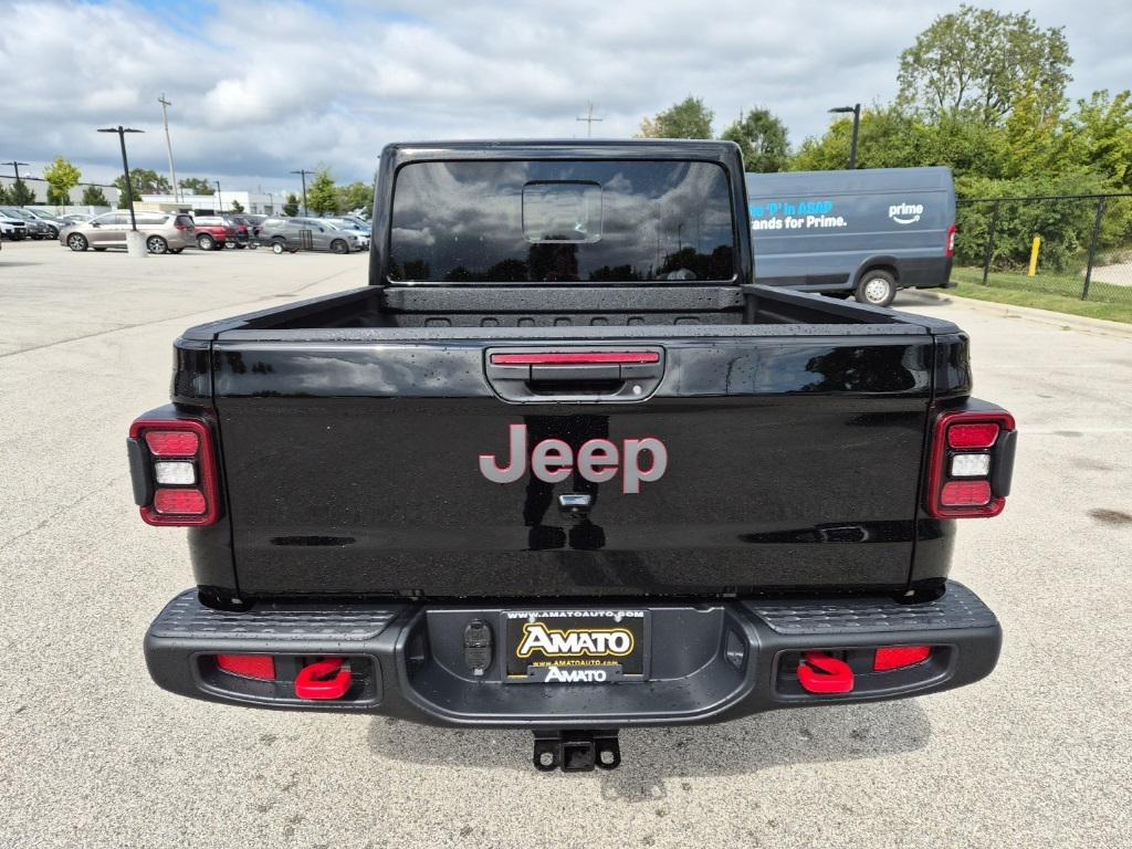 new 2025 Jeep Gladiator car, priced at $47,699