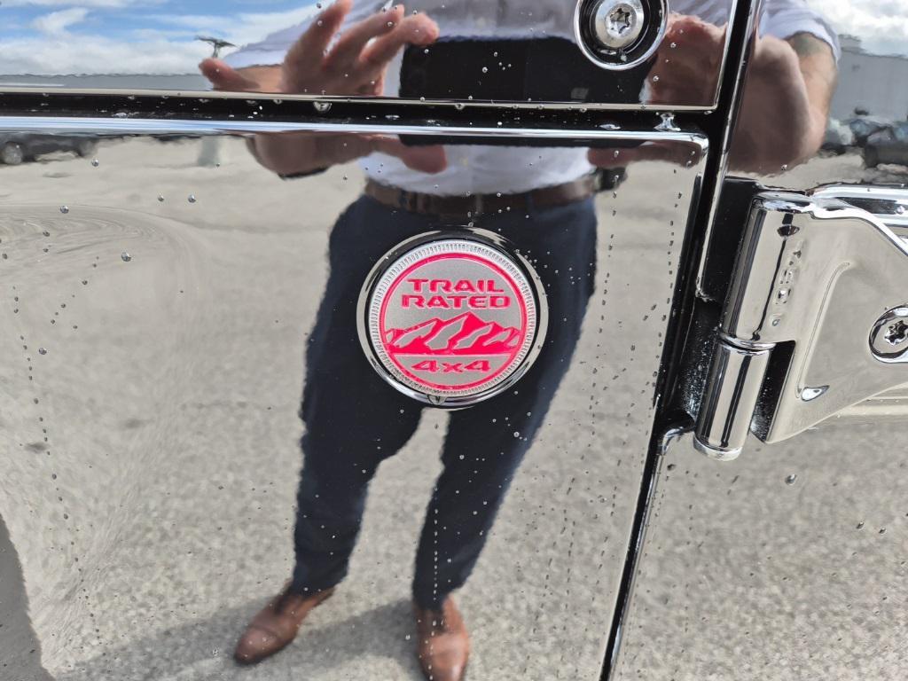 new 2025 Jeep Gladiator car, priced at $47,699