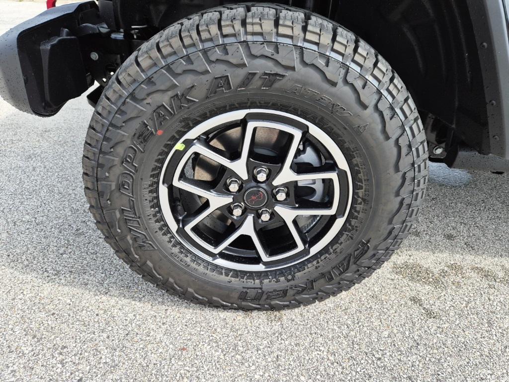 new 2025 Jeep Gladiator car, priced at $47,699