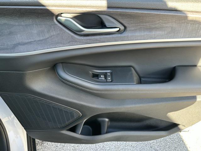 new 2025 Jeep Grand Cherokee L car, priced at $47,665