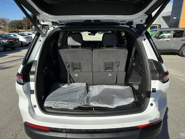 new 2025 Jeep Grand Cherokee L car, priced at $47,665