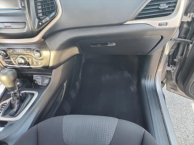 used 2018 Jeep Cherokee car, priced at $18,555