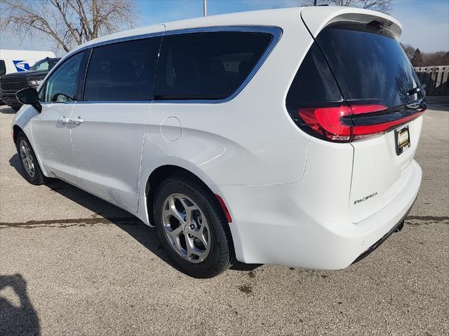 new 2024 Chrysler Pacifica car, priced at $44,897