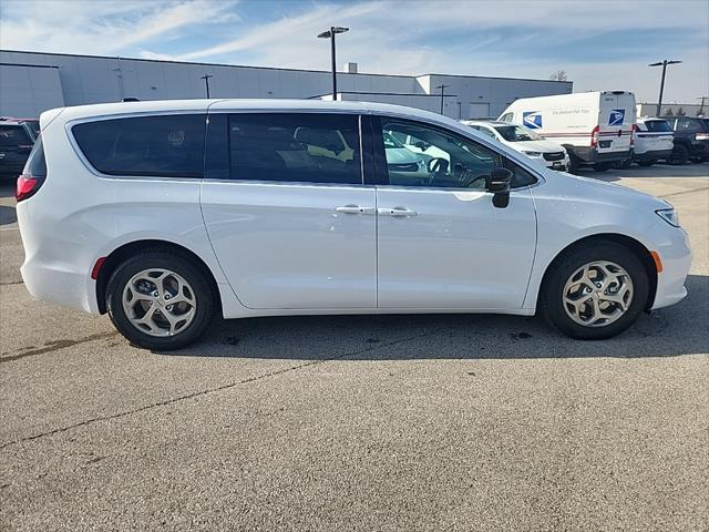 new 2024 Chrysler Pacifica car, priced at $44,897