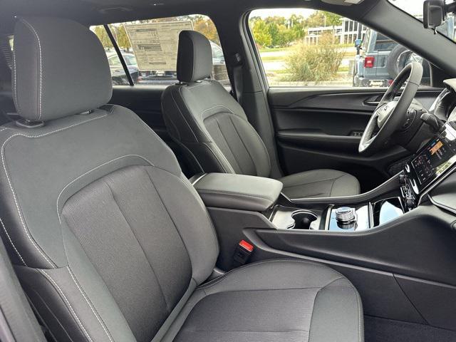 new 2025 Jeep Grand Cherokee L car, priced at $39,989