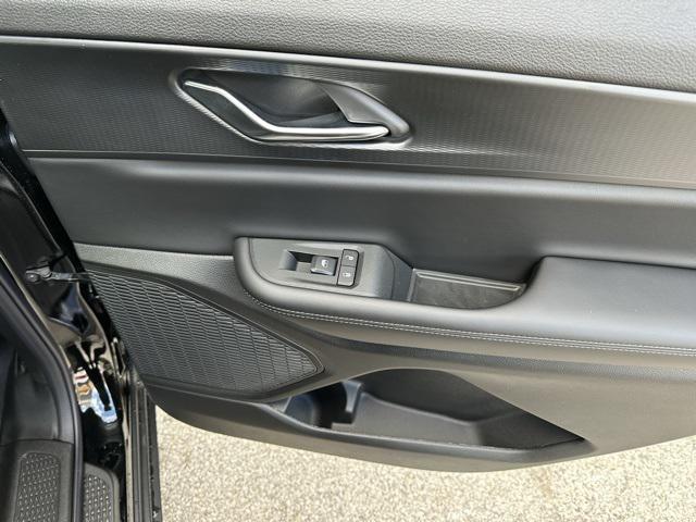 new 2025 Jeep Grand Cherokee L car, priced at $39,989