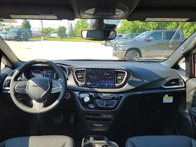 new 2025 Chrysler Pacifica car, priced at $41,863
