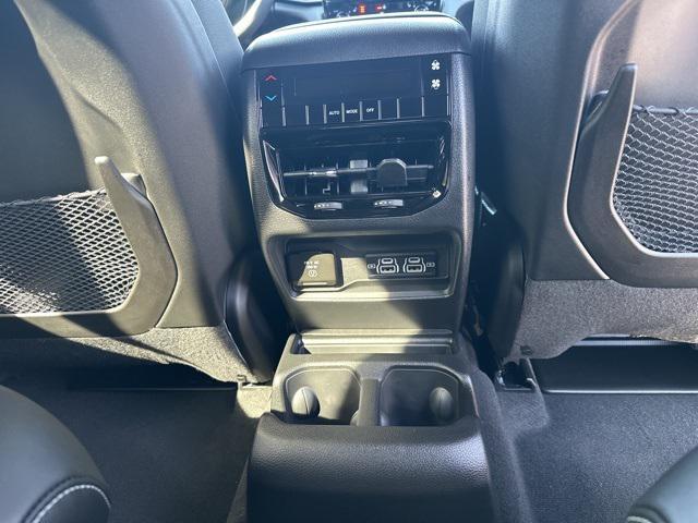 new 2025 Jeep Grand Cherokee L car, priced at $43,993