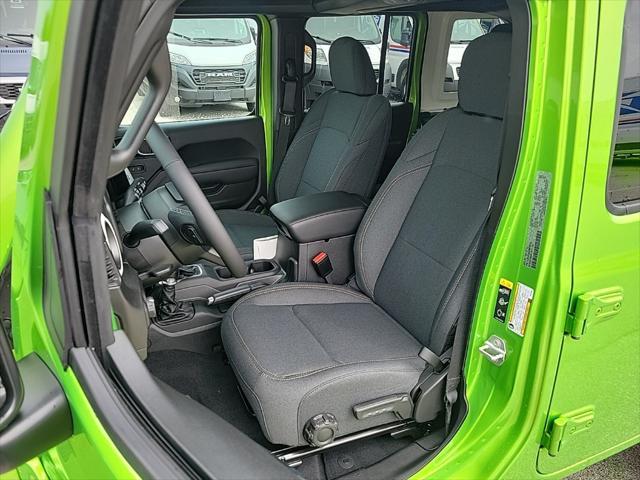 new 2025 Jeep Wrangler car, priced at $41,476