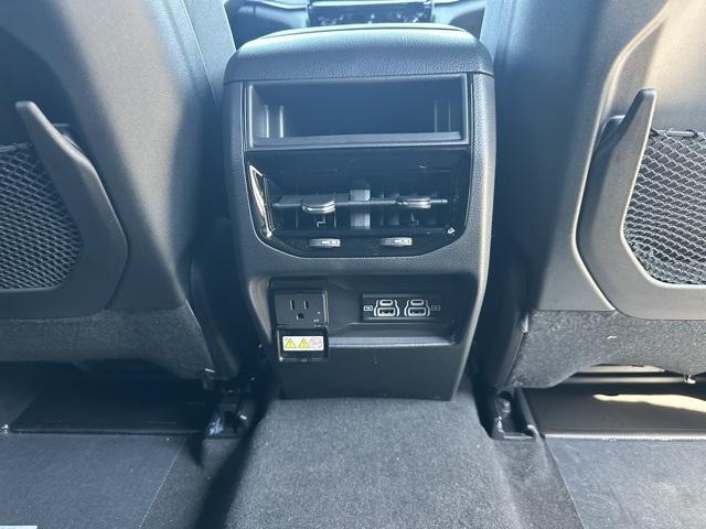 new 2025 Jeep Grand Cherokee car, priced at $35,982