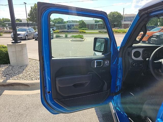 new 2025 Jeep Wrangler car, priced at $44,632