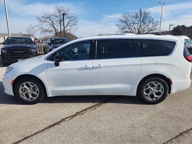 new 2024 Chrysler Pacifica car, priced at $43,994