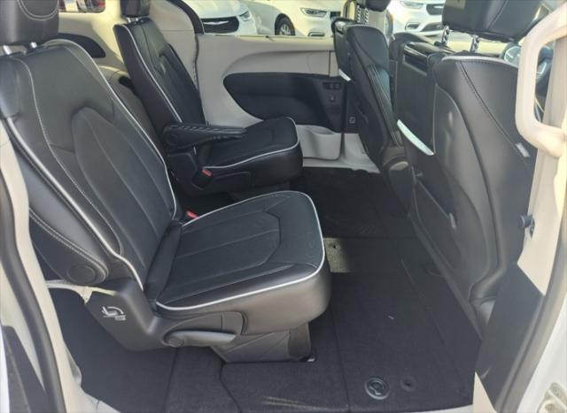 new 2024 Chrysler Pacifica car, priced at $43,994