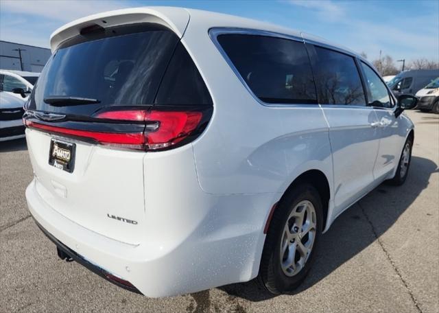 new 2024 Chrysler Pacifica car, priced at $43,994