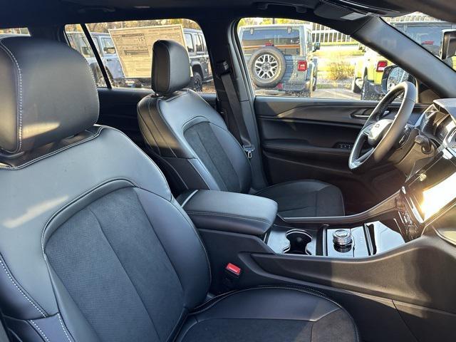 new 2025 Jeep Grand Cherokee L car, priced at $41,591