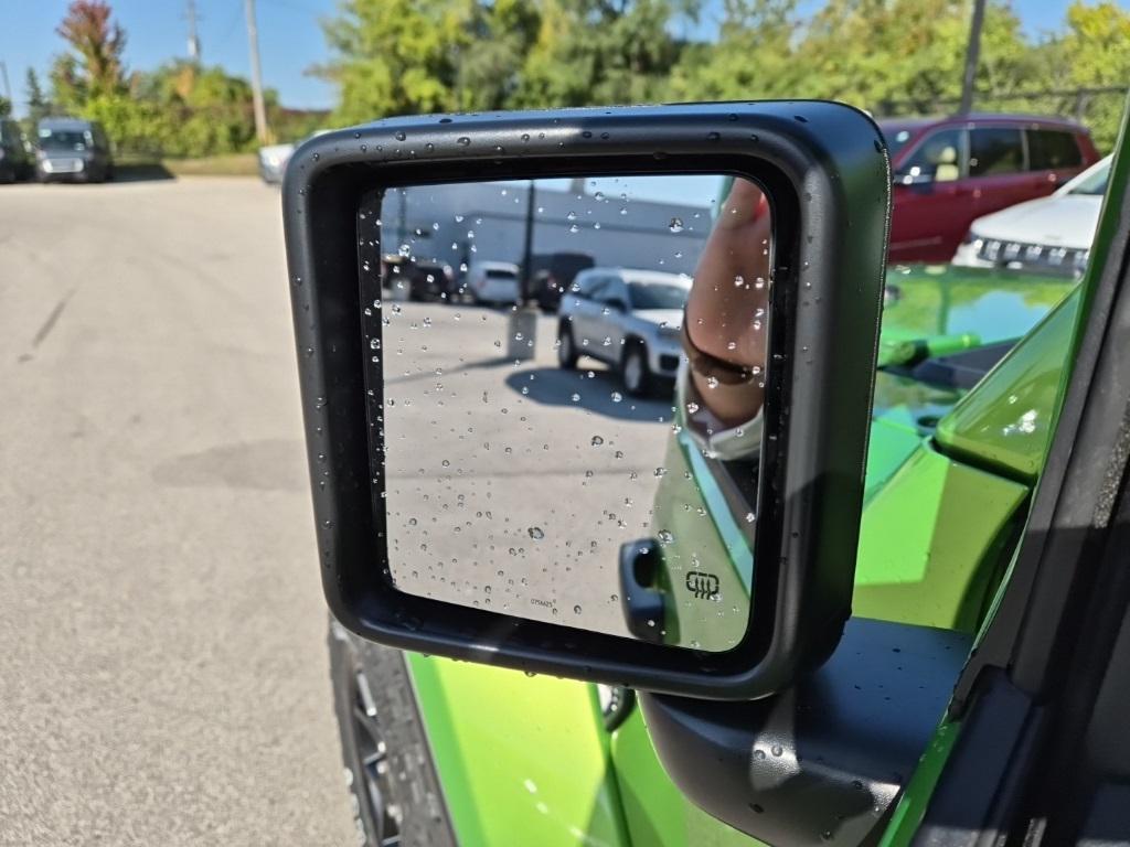 new 2025 Jeep Gladiator car, priced at $43,672