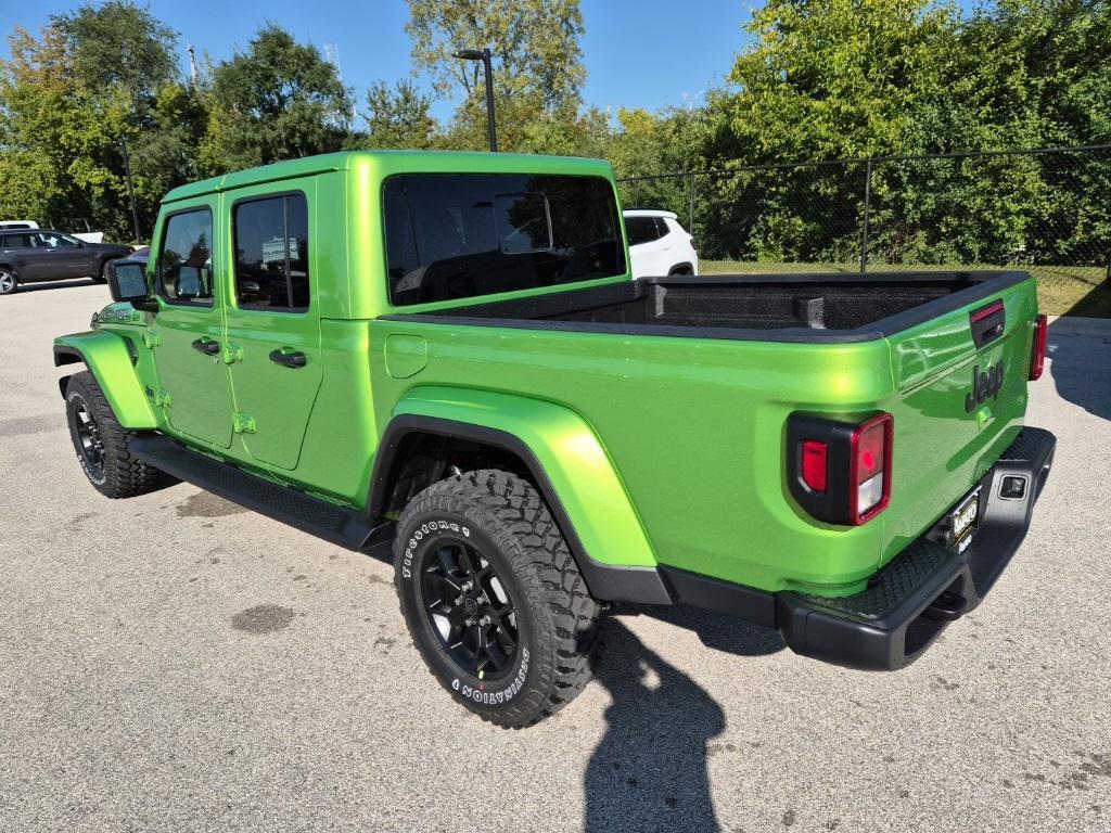 new 2025 Jeep Gladiator car, priced at $43,672