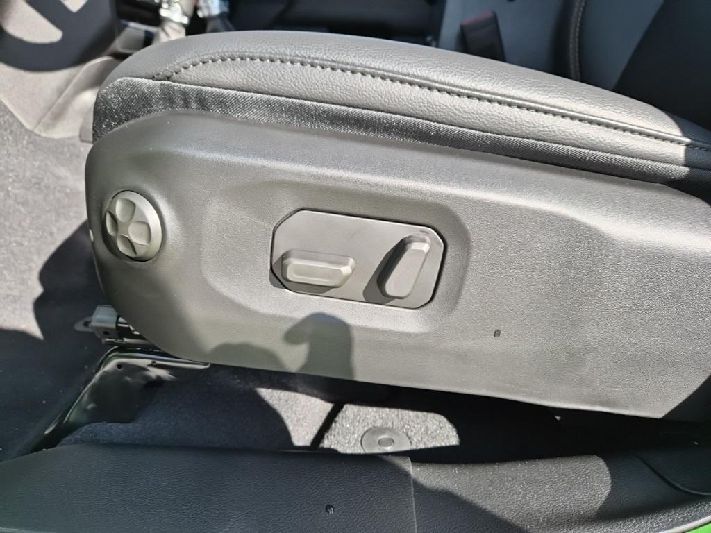 new 2025 Jeep Gladiator car, priced at $43,672