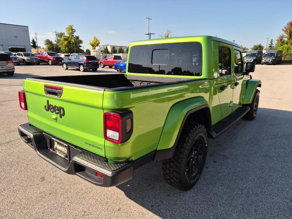 new 2025 Jeep Gladiator car, priced at $43,672