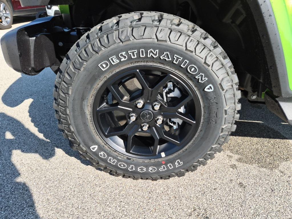 new 2025 Jeep Gladiator car, priced at $43,672