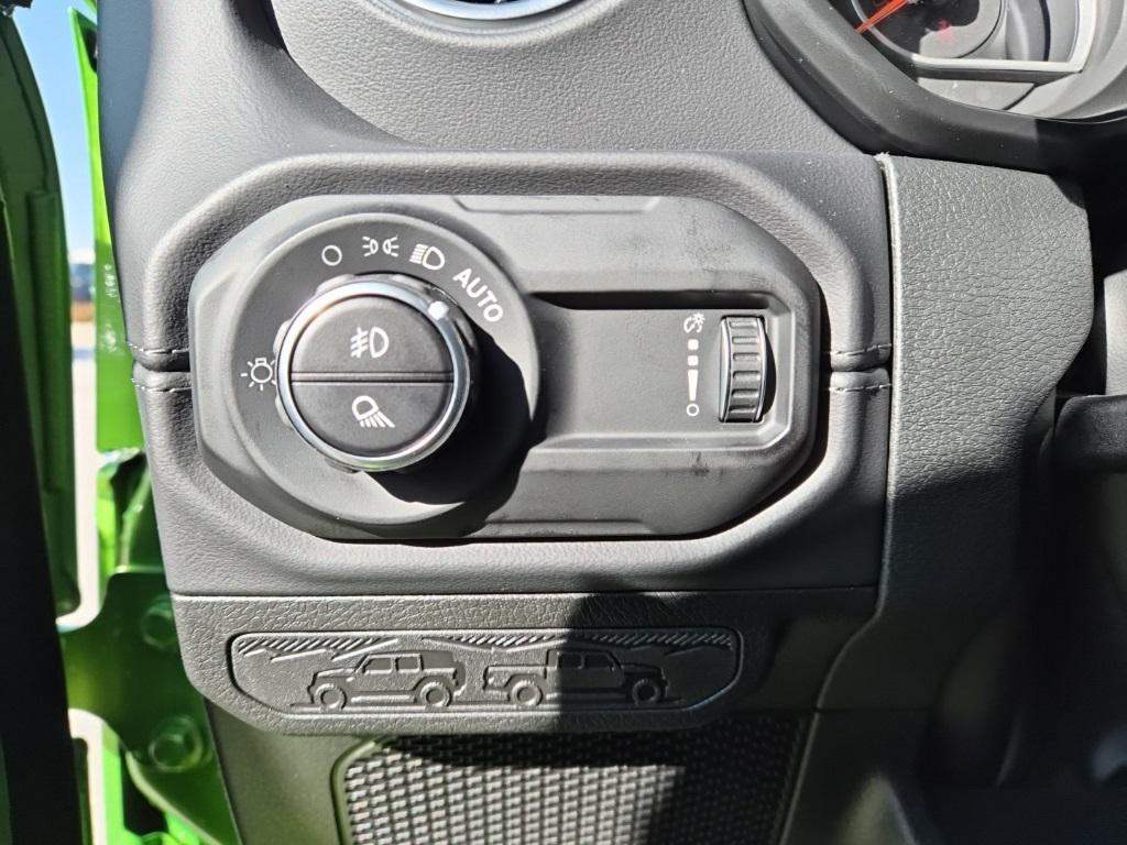 new 2025 Jeep Gladiator car, priced at $43,672