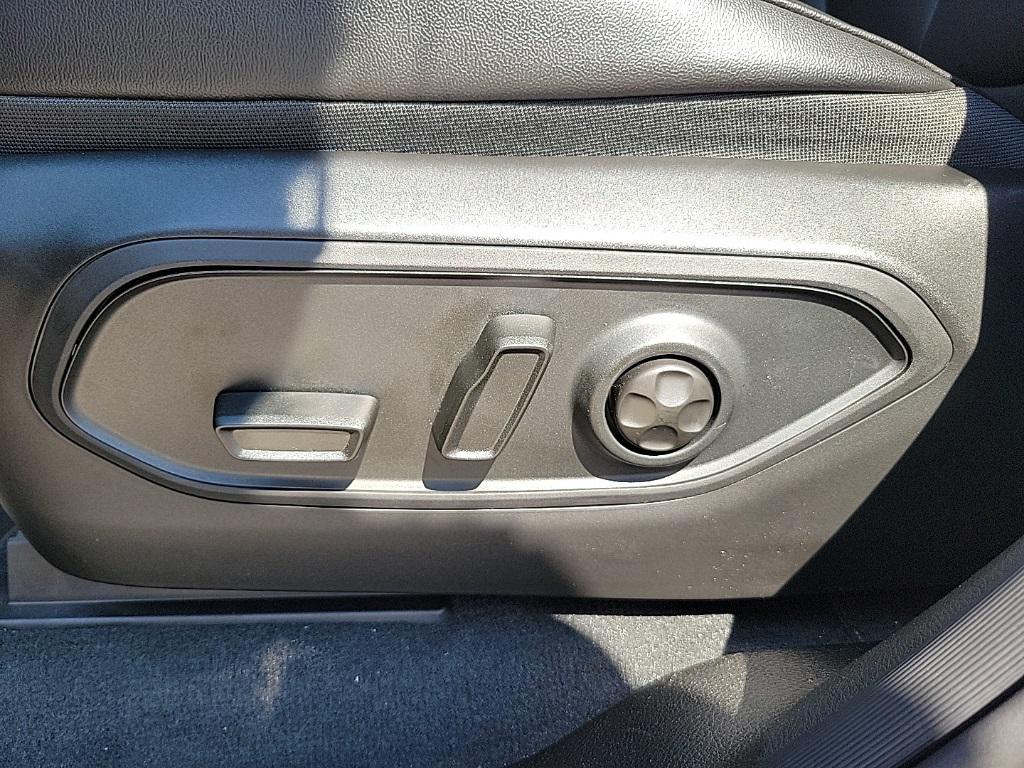 new 2025 Jeep Grand Cherokee car, priced at $41,471
