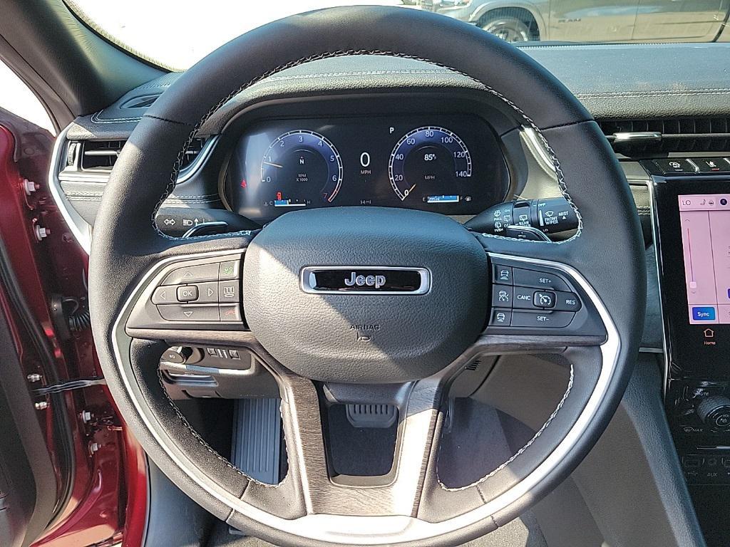 new 2025 Jeep Grand Cherokee car, priced at $41,471