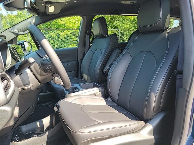 new 2025 Chrysler Pacifica car, priced at $41,863
