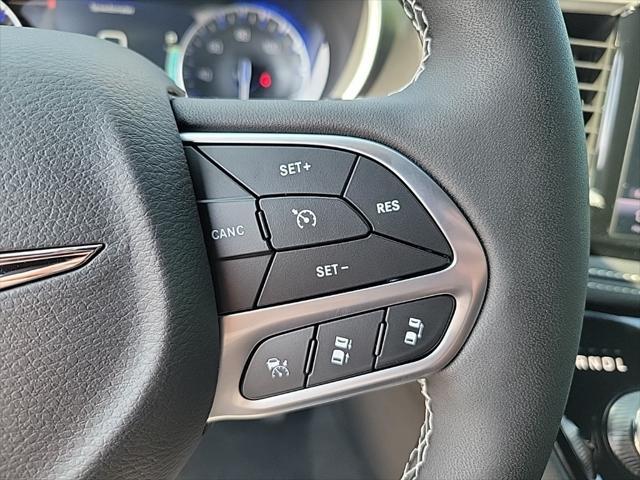 new 2025 Chrysler Pacifica car, priced at $41,863