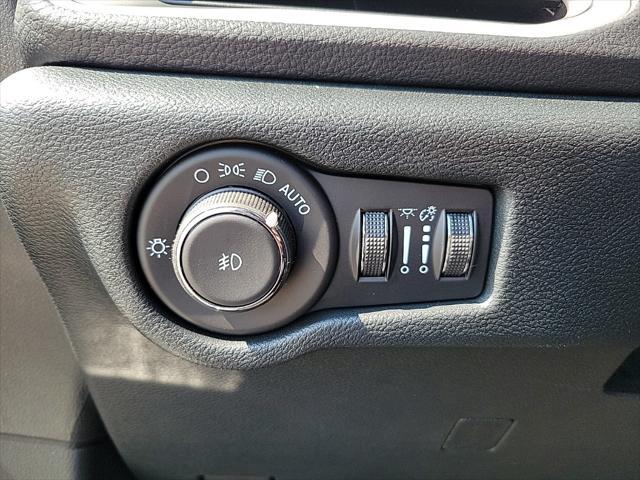new 2025 Chrysler Pacifica car, priced at $41,863