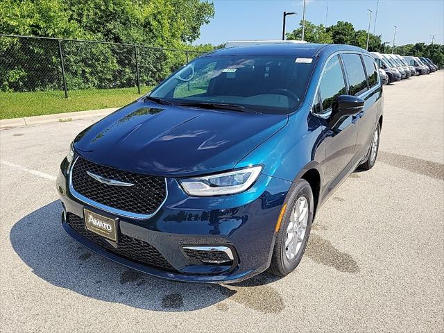 new 2025 Chrysler Pacifica car, priced at $41,863