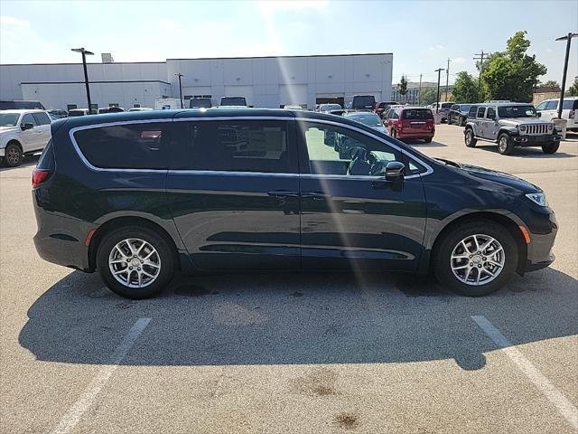 new 2025 Chrysler Pacifica car, priced at $41,863