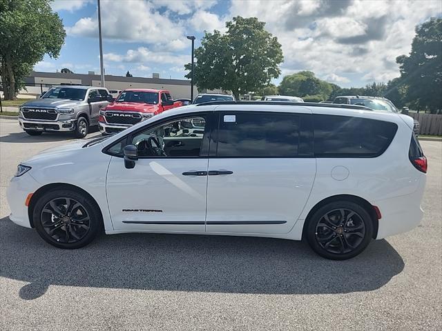 new 2024 Chrysler Pacifica car, priced at $43,871