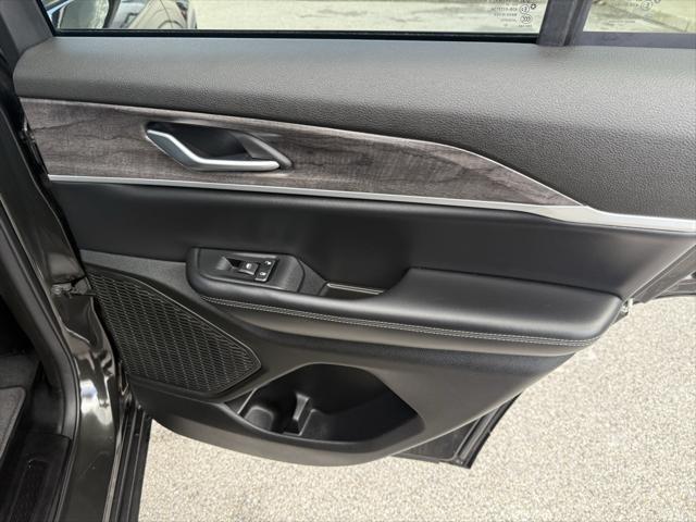 used 2024 Jeep Grand Cherokee car, priced at $39,967
