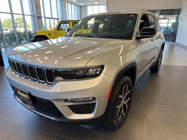 new 2025 Jeep Grand Cherokee car, priced at $50,105