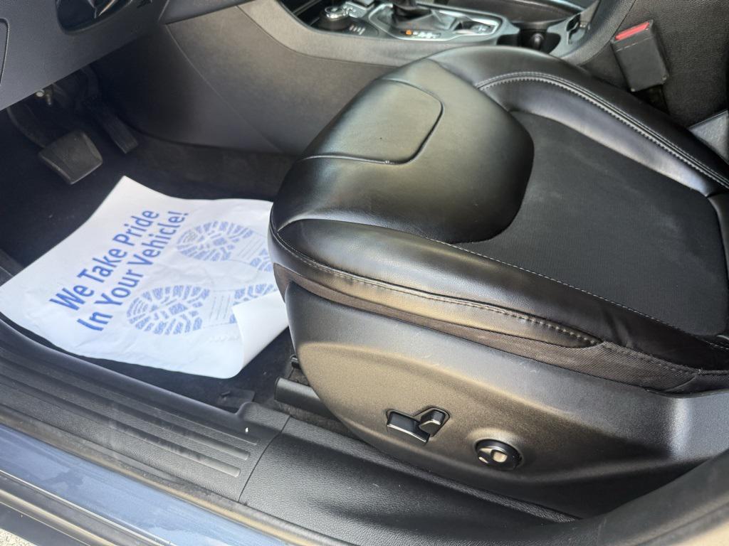 used 2020 Jeep Cherokee car, priced at $19,822