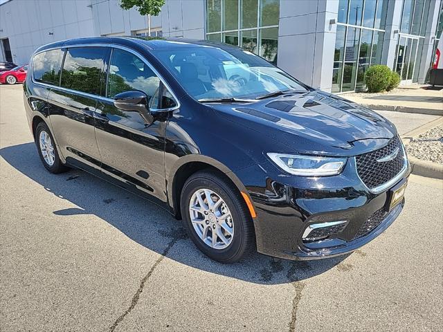 new 2025 Chrysler Pacifica car, priced at $40,889