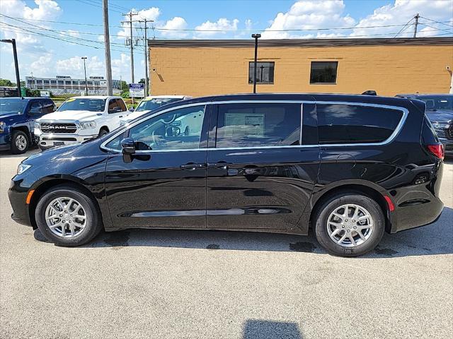 new 2025 Chrysler Pacifica car, priced at $40,889
