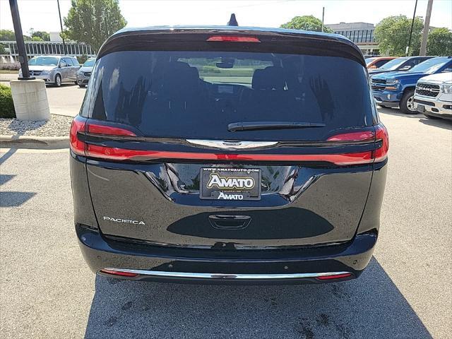 new 2025 Chrysler Pacifica car, priced at $40,889