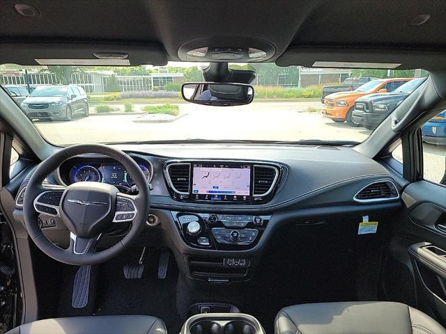 new 2025 Chrysler Pacifica car, priced at $40,889