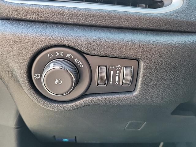 new 2025 Chrysler Pacifica car, priced at $40,889