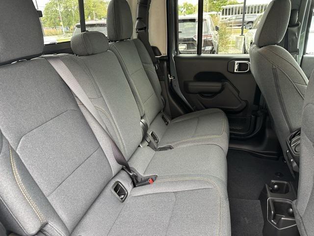 new 2025 Jeep Gladiator car, priced at $46,795