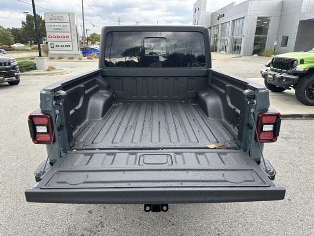 new 2025 Jeep Gladiator car, priced at $46,795