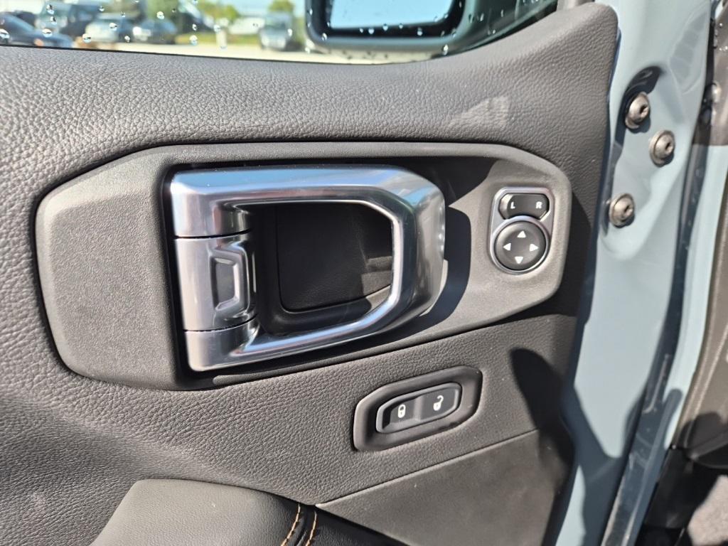 new 2025 Jeep Gladiator car, priced at $44,892