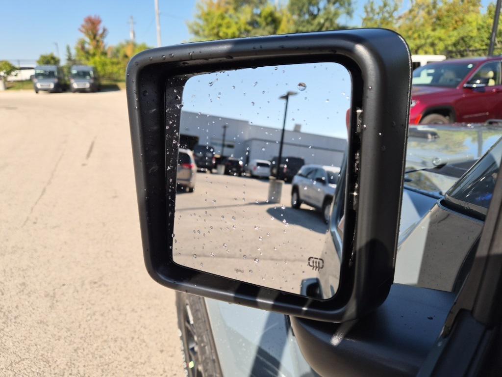 new 2025 Jeep Gladiator car, priced at $44,892