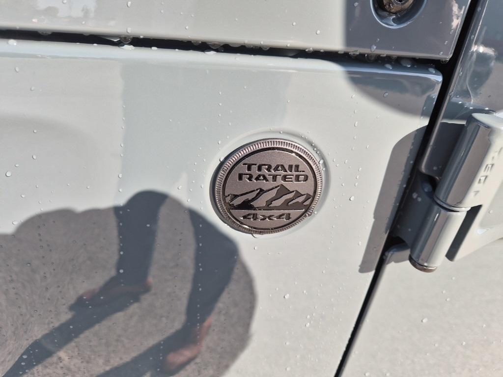 new 2025 Jeep Gladiator car, priced at $44,892