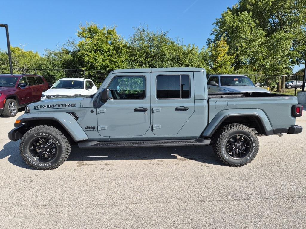 new 2025 Jeep Gladiator car, priced at $44,892