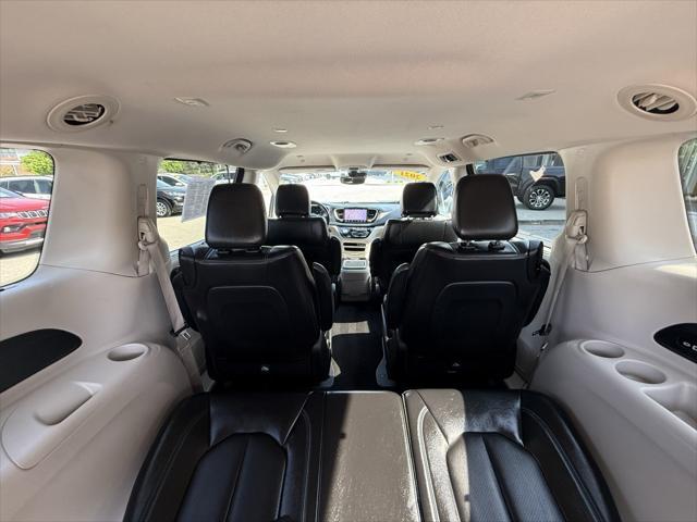 used 2021 Chrysler Pacifica Hybrid car, priced at $20,400