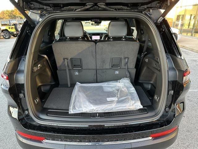 new 2025 Jeep Grand Cherokee L car, priced at $42,668